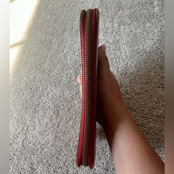 Louis Vuitton Pomme d'Amour Red Vernis Monogram Zip Wallet - Picture 6 of 13